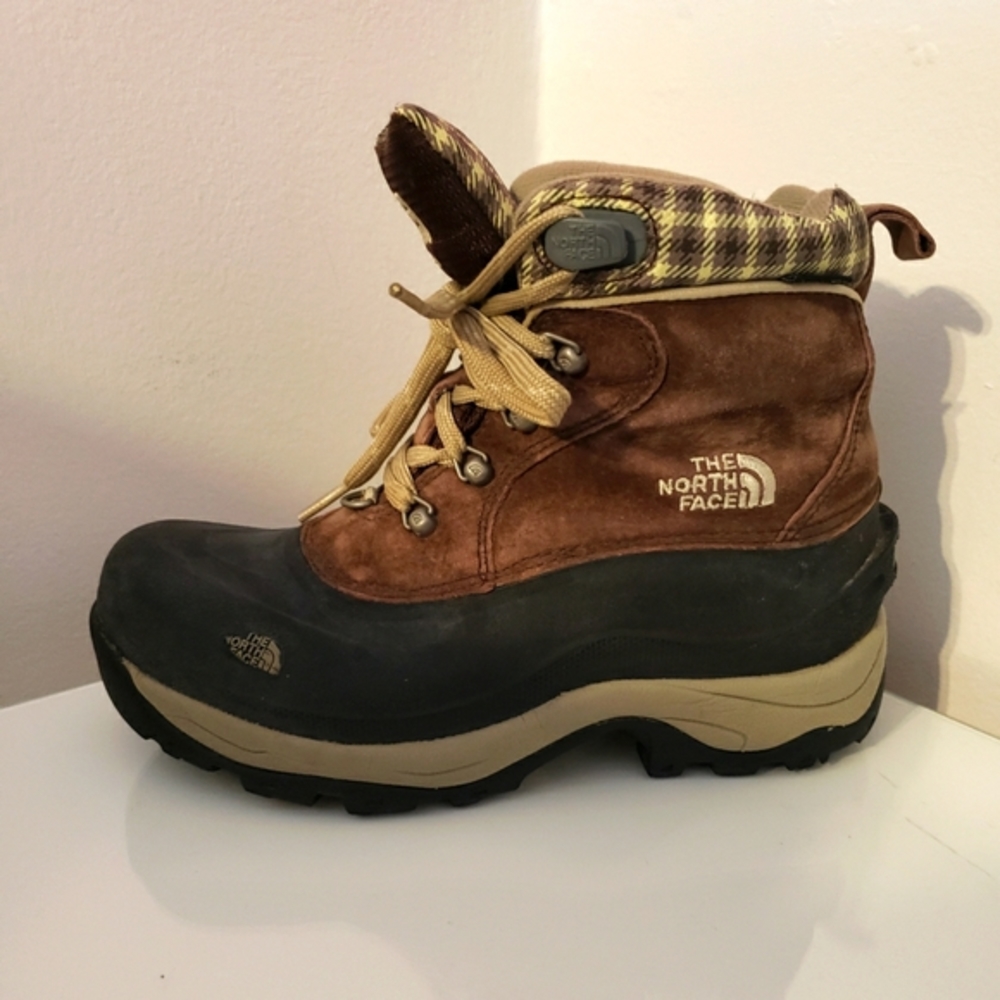 The North Face The Winter Grip Hiking Boot Waterproof Prima Loft Woman 7 EUC